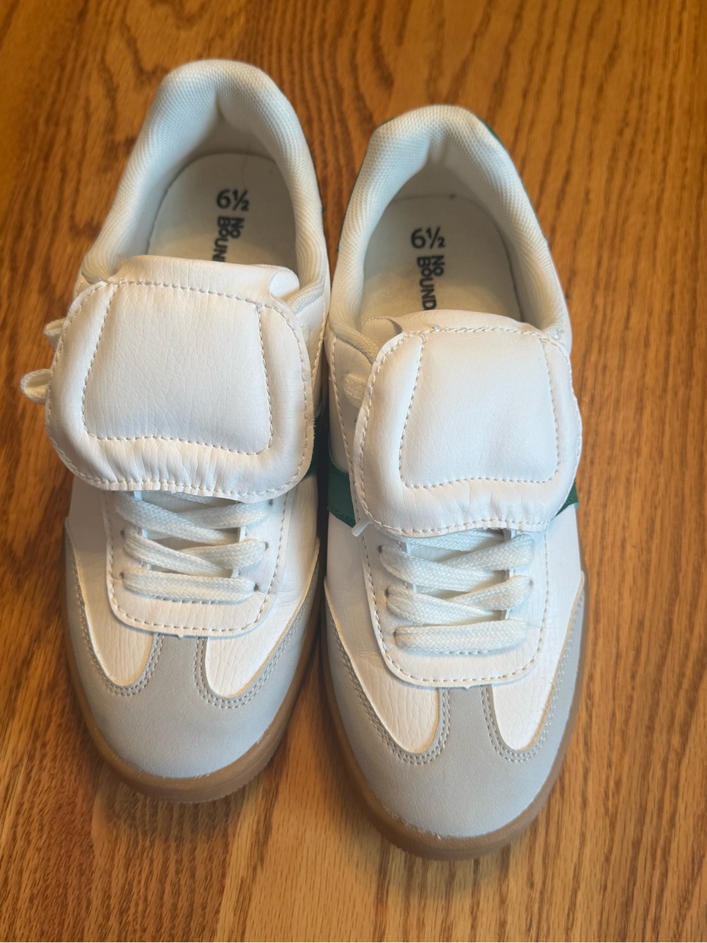 No Boundaries White Sneakers with Green Accent and Gum Sole